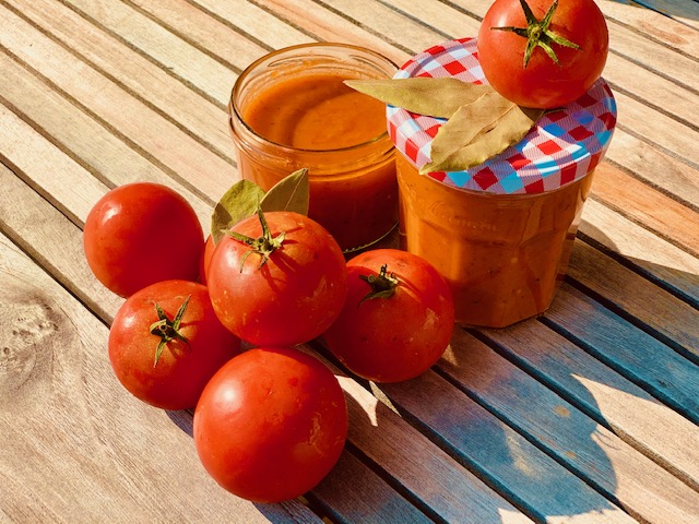 You are currently viewing Würzige Tomatensauce aus frischen Tomaten